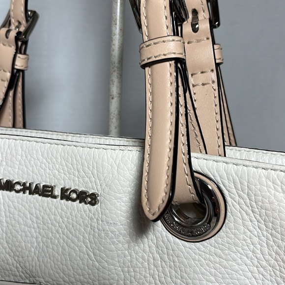 Michael Kors Bedford Medium Pebbled Leather Tote Bag - Picture 2 of 13